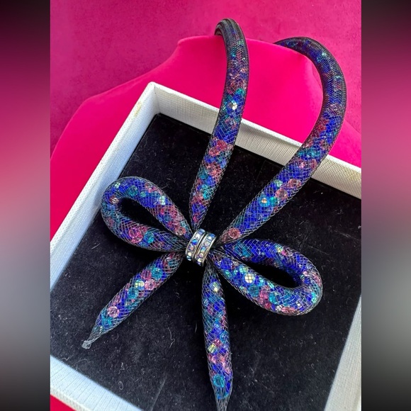 BETSEY JOHNSON Mesh Bow Collar Necklace NWT - Picture 5 of 8